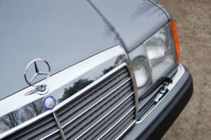 Bild 12/32 von Mercedes-Benz 280 TE (1993)