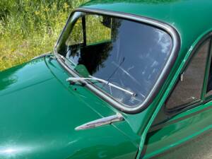 Image 8/16 of Morris Minor 1000 Traveller (1969)