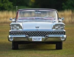 Bild 6/50 von Ford Fairlane 500 Skyliner (1959)