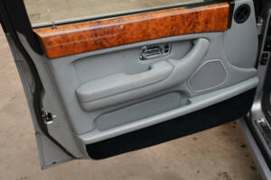 Image 28/50 of Bentley Arnage R (2004)