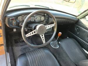 Image 2/8 of MG MGB GT (1971)