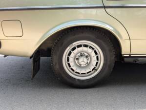 Bild 20/35 von Mercedes-Benz 300 TD Turbodiesel (1985)