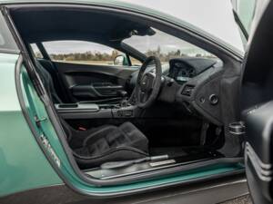 Image 33/65 de Aston Martin Vantage GT8 (2017)