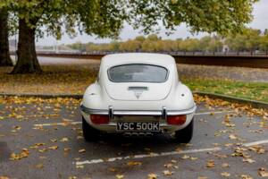 Image 15/50 de Jaguar Type E V12 (2+2) (1972)