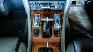 Image 19/34 of Jaguar XJS 5.3 V12 (1992)