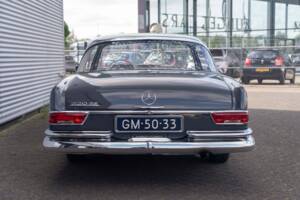 Bild 8/8 von Mercedes-Benz 220 SE b (1964)