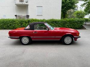 Image 12/27 de Mercedes-Benz 560 SL (1988)