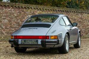 Immagine 31/50 di Porsche 911 Carrera 3.2 "25 years 911" (1988)