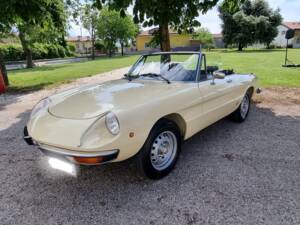 Bild 1/10 von Alfa Romeo 1600 Spider (1981)