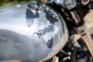 Bild 8/39 von Norton Dominator SS (2018)