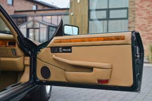 Image 29/55 de Jaguar XJS 6.0 (1994)
