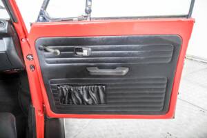 Bild 34/50 von Volkswagen Käfer 1303 LS (1974)