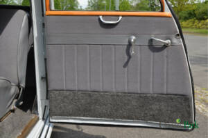 Image 16/50 of Mercedes-Benz 220 (1952)