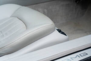 Image 42/60 of Mercedes-Benz SL 65 AMG (2004)