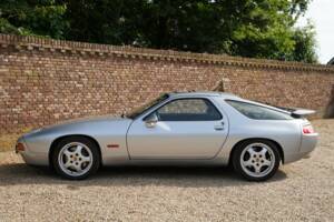 Image 12/50 of Porsche 928 GTS (1993)