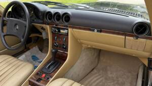 Image 19/24 de Mercedes-Benz 280 SL (1984)