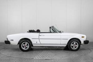 Image 11/50 of FIAT 124 Spider CS1 (1977)