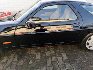 Image 20/22 of Porsche 928 GT (1990)