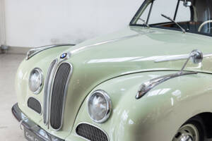 Bild 28/50 von BMW 502 - 3,2 Liter (1955)