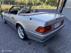Image 7/35 of Mercedes-Benz 500 SL (1993)