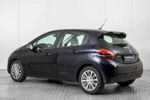 Bild 6/50 von Peugeot 208 1.2 PureTech 82 (2019)