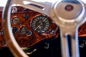 Image 38/50 of Jaguar XK 140 FHC (1955)