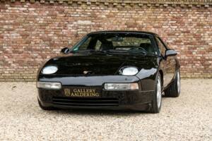 Afbeelding 22/50 van Porsche 928 GTS (1994)