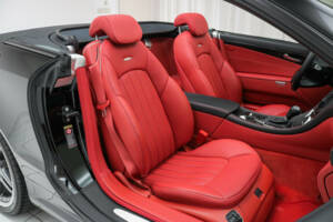 Immagine 7/21 di Mercedes-Benz SL 65 AMG (2005)