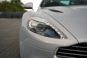Image 33/50 of Aston Martin Vanquish (2014)