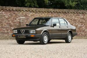 Image 1/50 de Alfa Romeo Alfetta 2.0 (1984)