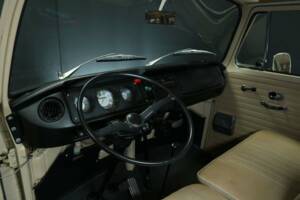 Immagine 14/50 di Volkswagen T2a Westfalia (1969)