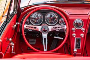 Image 37/64 of Chevrolet Corvette Sting Ray Convertible (1964)