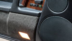 Image 23/38 of Mercedes-Benz 300 SL (1990)