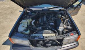 Imagen 27/30 de Mercedes-Benz 190 E 2.5-16 (1989)