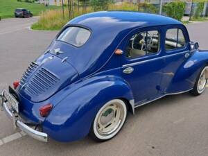 Bild 6/8 von Renault 4 CV (1957)