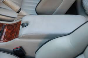 Imagen 33/50 de Aston Martin Virage Volante (1994)