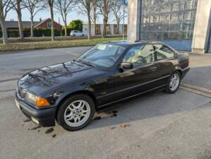 Immagine 62/72 di BMW 328i (1996)