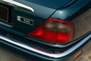 Image 9/50 of Jaguar XJ6 3.2 (1995)