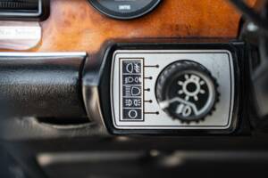 Imagen 44/50 de Jaguar XJ 6 4.2 (1981)