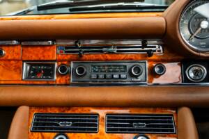 Image 25/57 de Mercedes-Benz 280 SE 3,5 (1971)