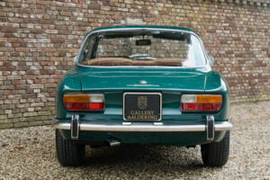 Image 33/50 of Alfa Romeo 2000 GTV (1973)