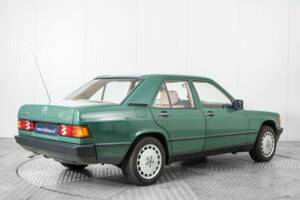 Obraz 2/50 pojazdu Mercedes-Benz 190 D 2.5 (1986)