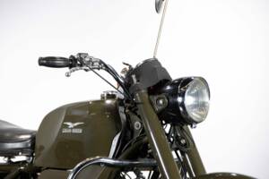 Bild 40/50 von Moto Guzzi Nuovo Falcone Militare (1973)