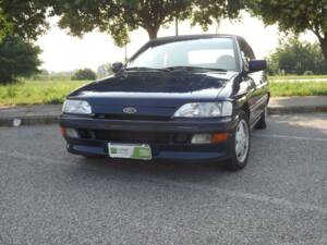 Bild 38/50 von Ford Escort 1.8 16v (1992)