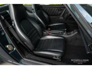 Image 28/42 of Porsche 911 Carrera 4 (1990)