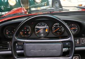 Image 28/47 of Porsche 911 Carrera 3.2 (1989)