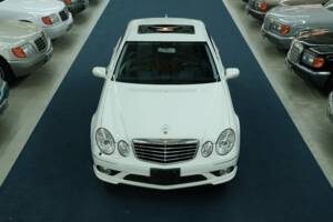 Bild 2/50 von Mercedes-Benz E 500 (2007)