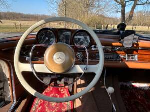 Afbeelding 8/11 van Mercedes-Benz 250 SE (1966)