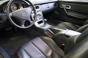 Image 22/33 de Mercedes-Benz SLK 320 (2000)
