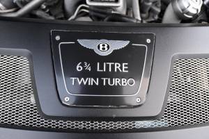 Image 36/50 of Bentley Azure (2007)